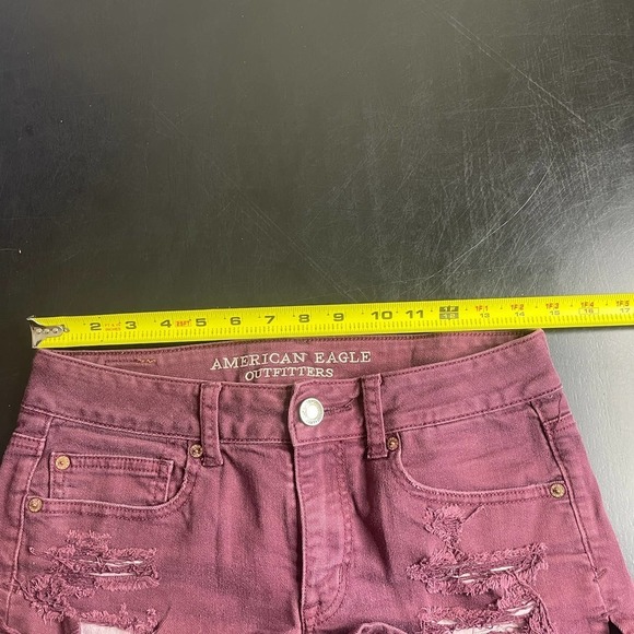 American Eagle Maroon Red Distressed Shortie Short Bootie Denim Jean Shorts Sz 6 - Picture 7 of 9